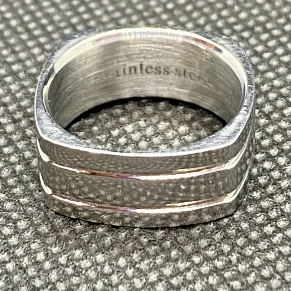 Size 6 Stainless Steel Band - Picture 3 of 4